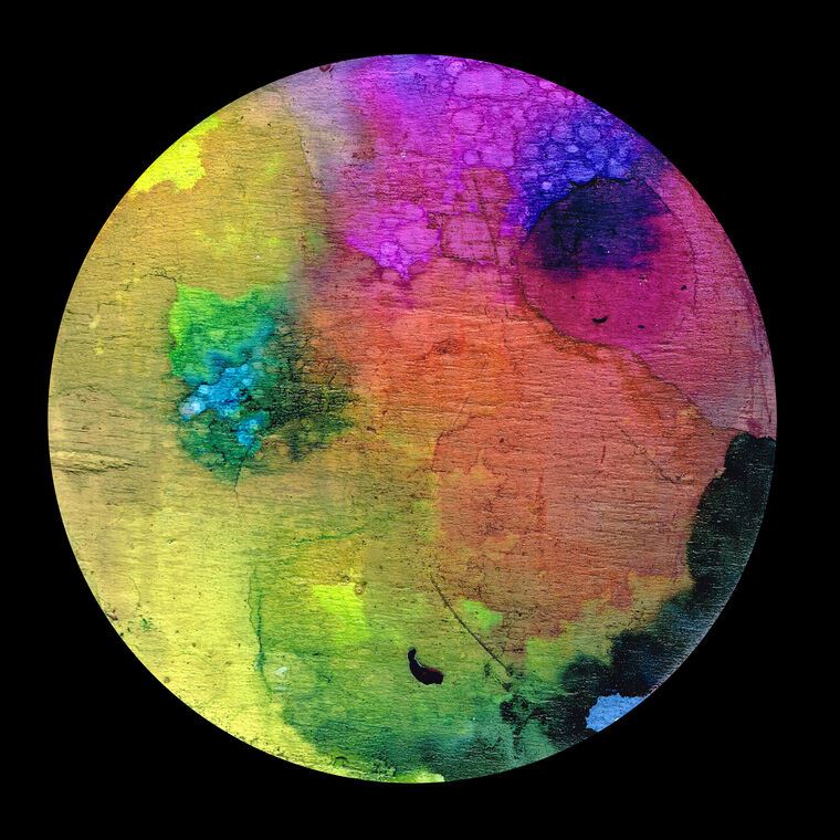 Репродукции картин Colorful circle on black background