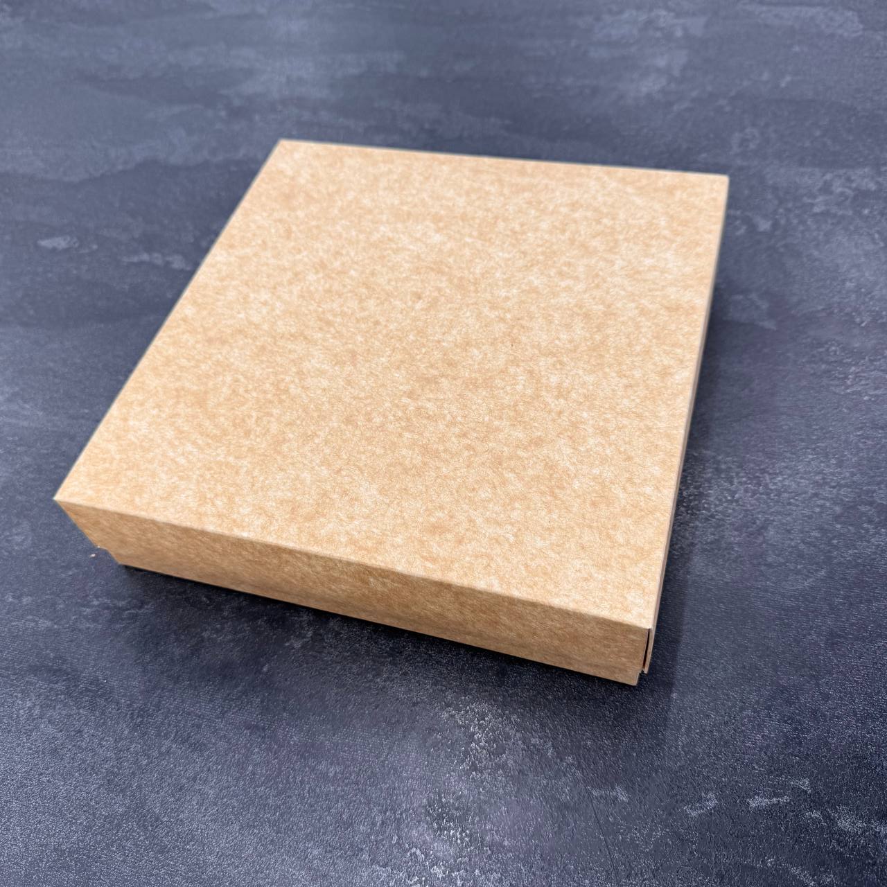 Коробки подарочные T-shirt box, T-shirts 200x200x50 mm