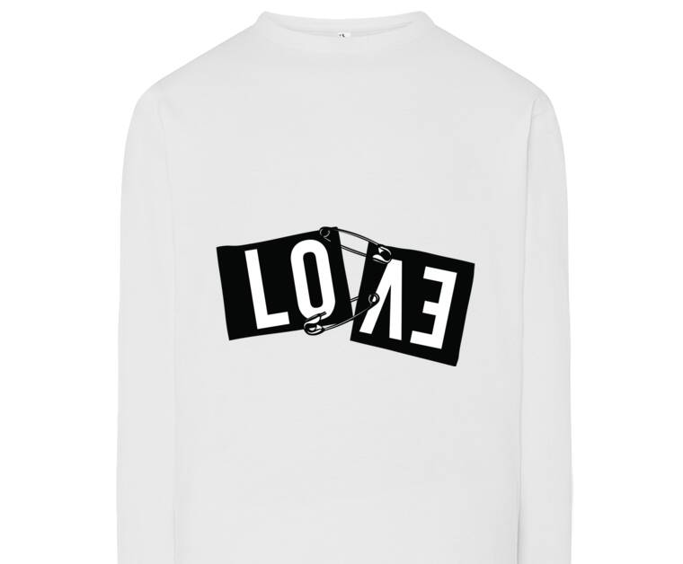 Лонгсливы Надпись Love на булавках