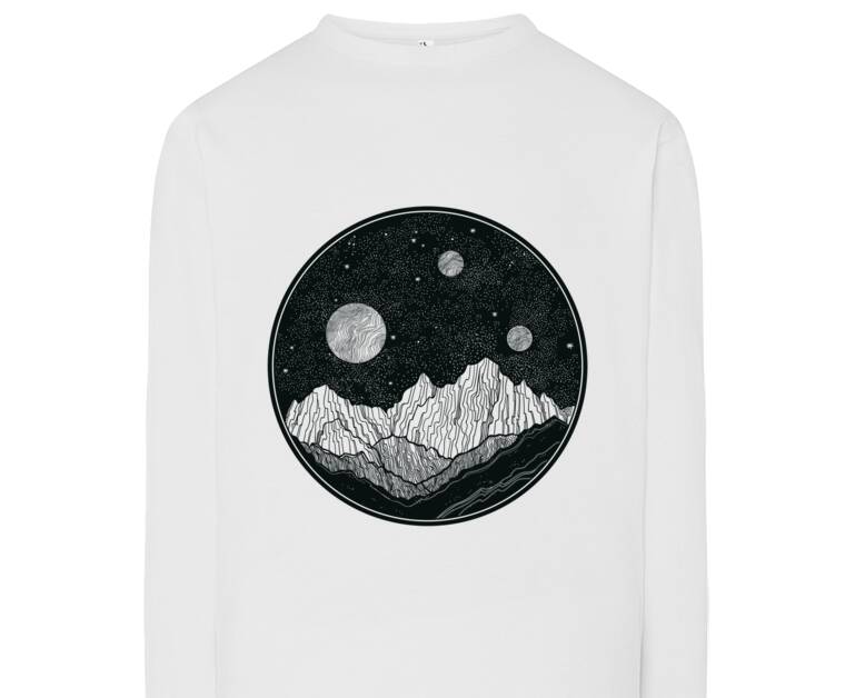 Лонгсливы Night landscape in the style of engravings