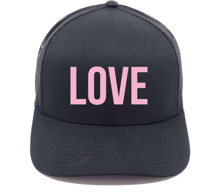 Кепки, бейсболки с сеткой Love