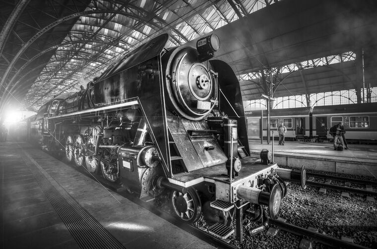Репродукции картин Steam locomotive black &amp; white photo
