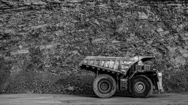 Репродукции картин Dump truck in coal mine