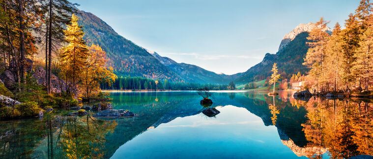 Купить и печать на заказ Репродукции картин Осенняя панорама озера Хинтерзее