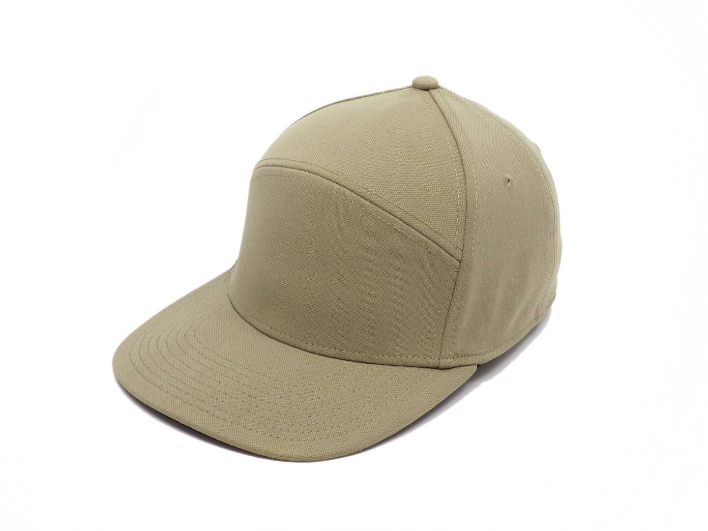 Кепки с прямым козырьком