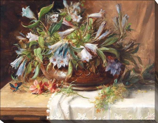 Картины на подрамнике Горечавки в керамической вазе