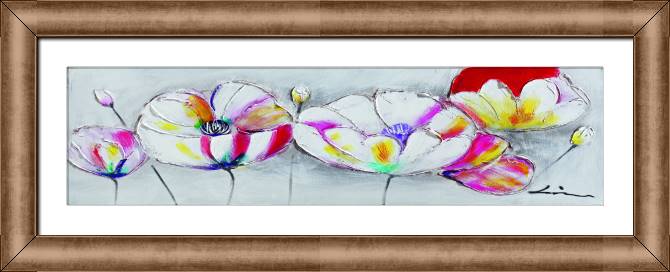 Картины в рамке, багете Delicate flower petals