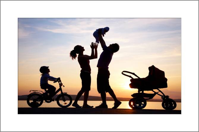 Paintings, photos from Passepartout Family at sunset