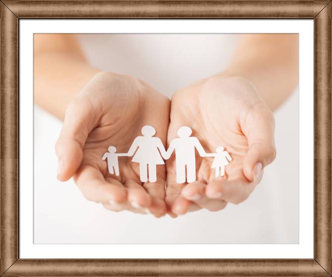 Картины в рамке, багете Caring for the family