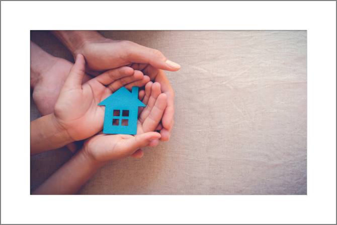 Paintings, photos from Passepartout House in hands