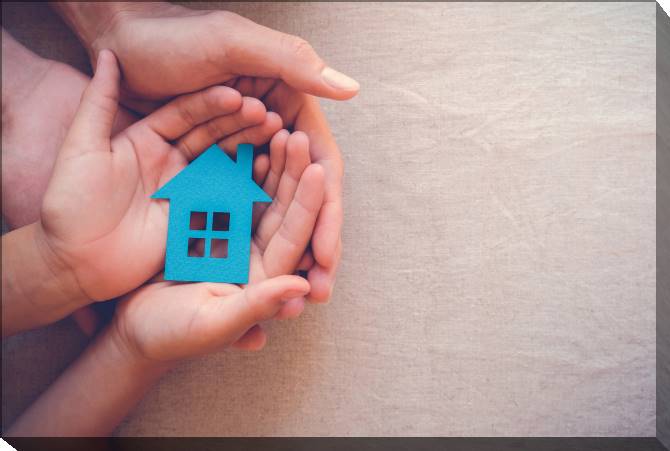 Paintings on canvas House in hands