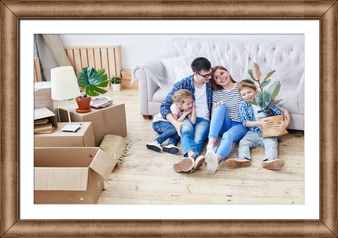Картины в рамке, багете Happy family at home