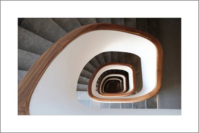 Купить и печать на заказ Картины, фото с паспарту Лестница