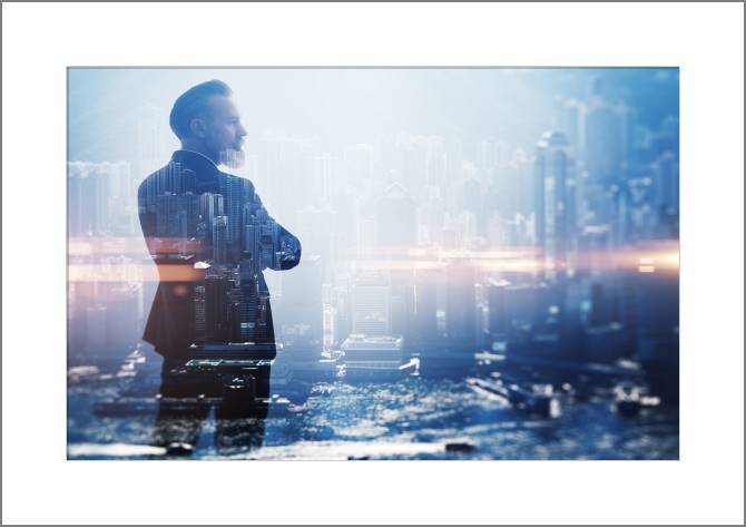 Купить и печать на заказ Картины, фото с паспарту Бизнесмен и вид на город