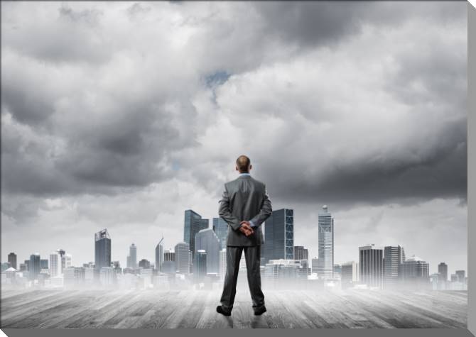 Купить и печать на заказ Картины на пластике, пеноркартоне Бизнесмен на фоне города