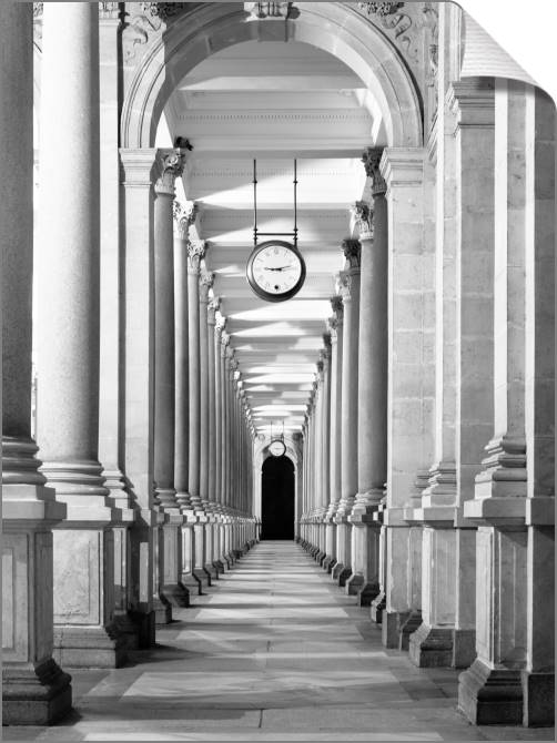 Купить и печать на заказ Картины на холсте Коридор с часами