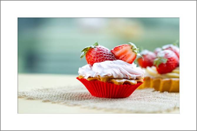 Paintings, photos from Passepartout Strawberry cake