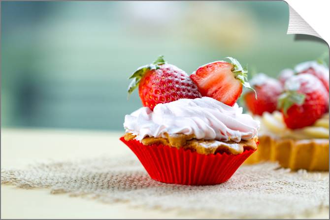 Купить и печать на заказ Картины на холсте Клубничное пирожное