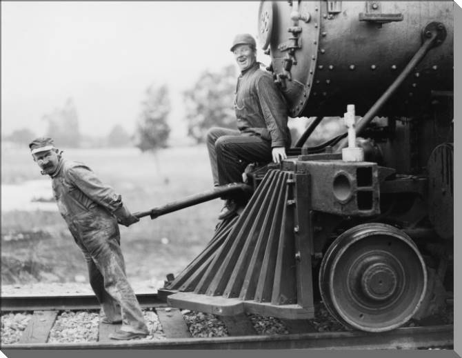 Купить и печать на заказ Картины на пластике, пеноркартоне Инженеры и поезд