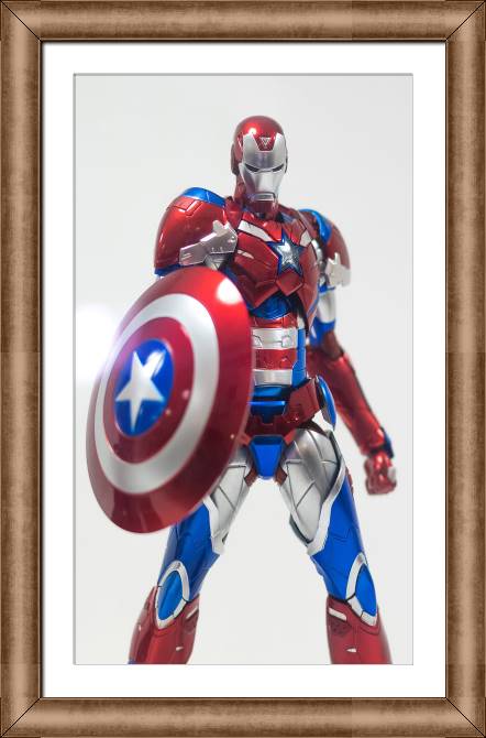 Купить и печать на заказ Картины в рамке, багете Фигурка капитана Америки