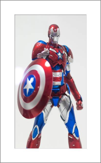 Paintings, photos from Passepartout Figurine captain America