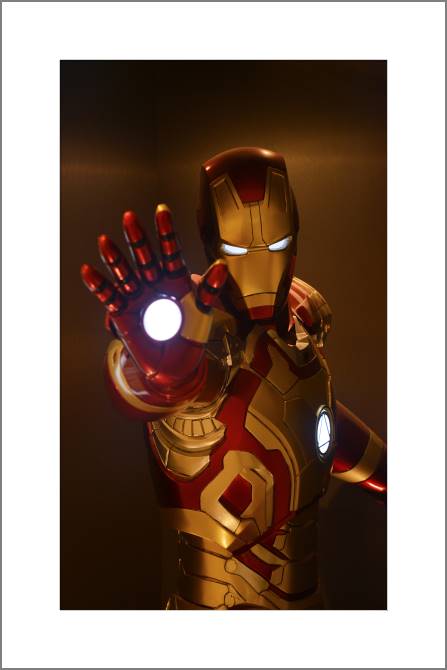 Картины, фото с паспарту Figurine iron man