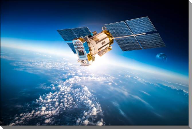 Купить и печать на заказ Картины на пластике, пеноркартоне Искусственный спутник Земли