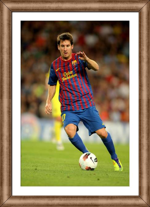 Купить и печать на заказ Картины в рамке, багете Лионель Месси на стадионе