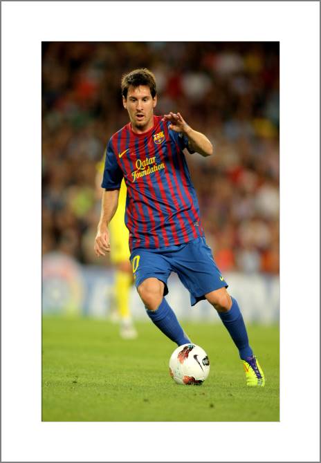 Картины, фото с паспарту Lionel Messi at the stadium
