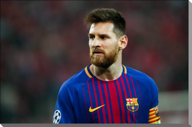 Картины на пластике, пеноркартоне Lionel Messi during the game