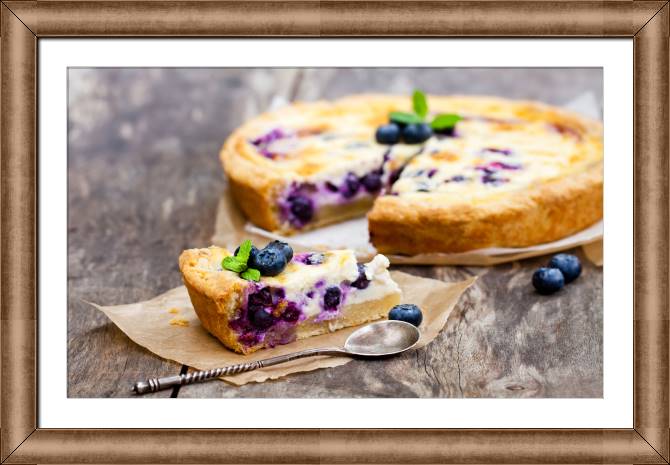 Купить и печать на заказ Картины в рамке, багете Чизкейк с черникой и мятой
