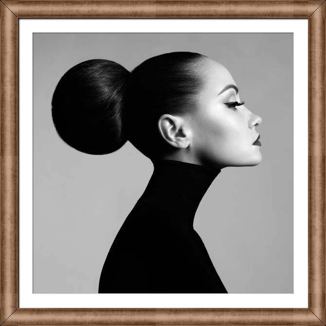 Купить и печать на заказ Картины в рамке, багете Черно-белый портрет девушки