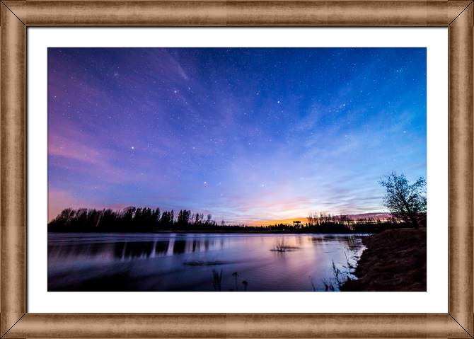 Купить и печать на заказ Картины в рамке, багете Красочное небо после заката у реки