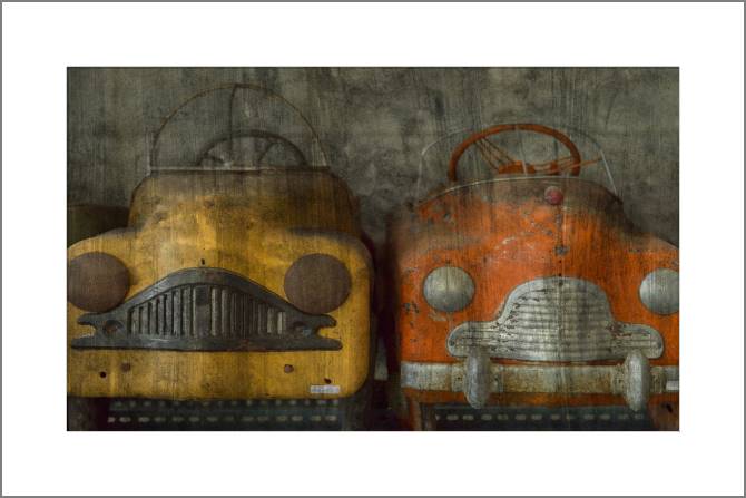 Картины, фото с паспарту Toy vintage cars