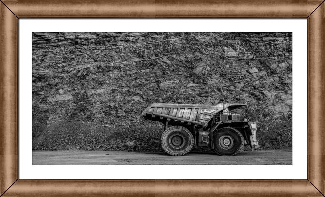 Купить и печать на заказ Картины в рамке, багете Самосвал в угольной шахте