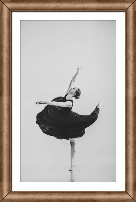 Купить и печать на заказ Картины в рамке, багете Танцовщица