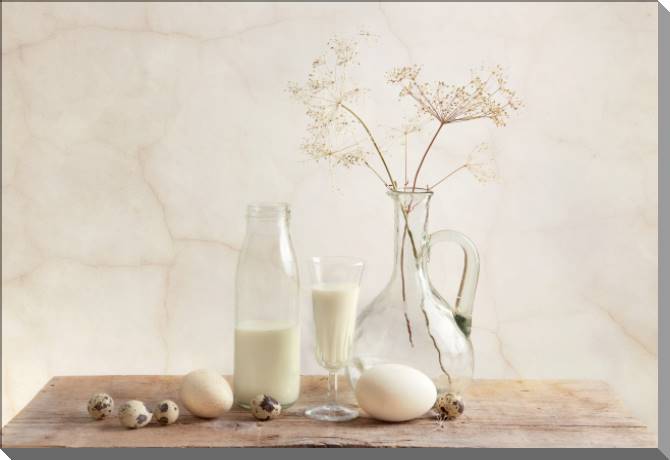 Купить и печать на заказ Картины на пластике, пеноркартоне Натюрморт с молоком в пастельных тонах