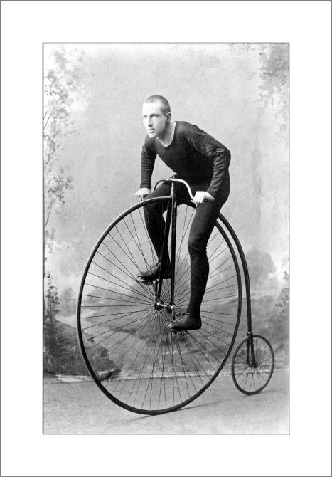 Paintings, photos from Passepartout Retro bike