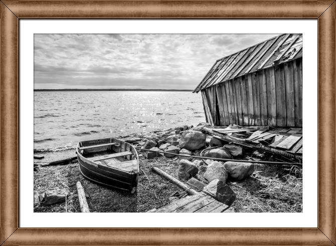 Купить и печать на заказ Картины в рамке, багете Старая деревянная рыбацкая лодка