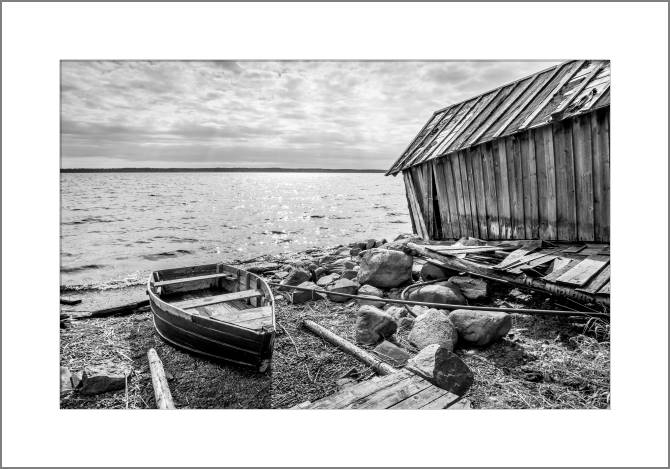 Картины, фото с паспарту Old wooden fishing boat