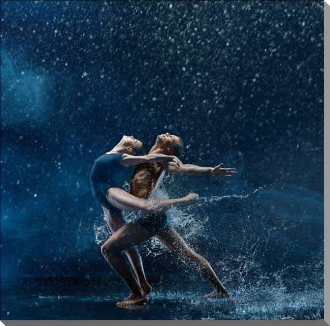 Купить и печать на заказ Картины на пластике, пеноркартоне Танцующая пара под дождем