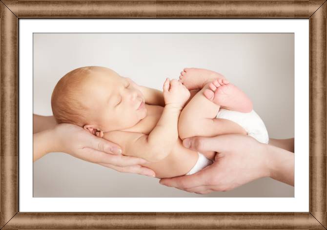 Картины в рамке, багете The baby