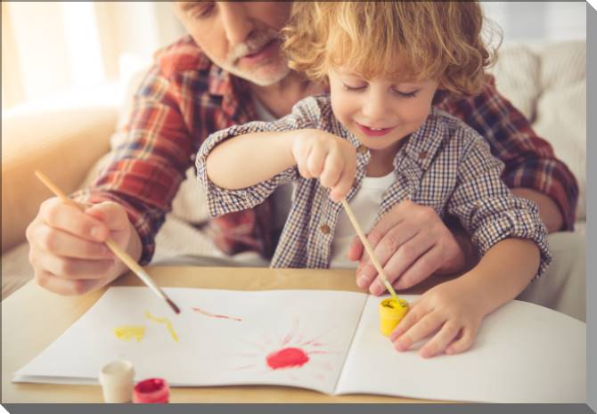 Купить и печать на заказ Картины на пластике, пеноркартоне Папа с сыном рисуют